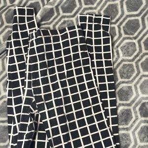 Pattern forever 21 size small cotton leggings